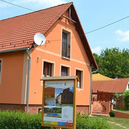 Апартаменты Orfui Kistucsok Apartman 1-2